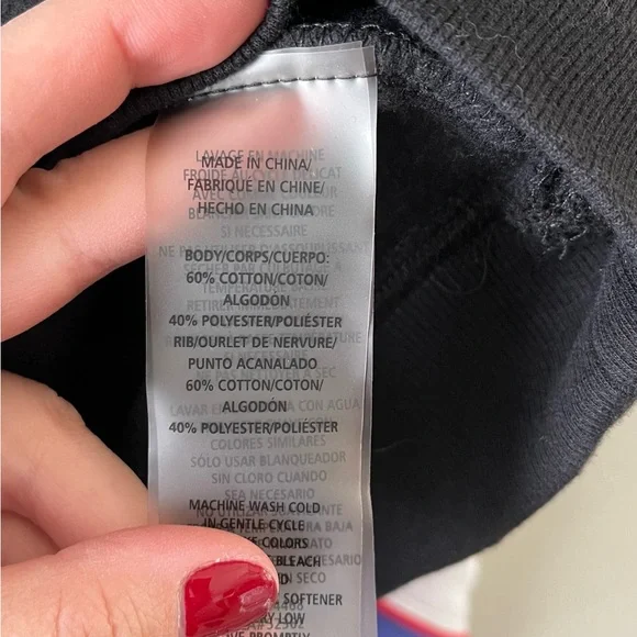 Betsey Johnson Vintage Black Crew Neck Sweater - M - spell out label -streetwear - Picture 6 of 7